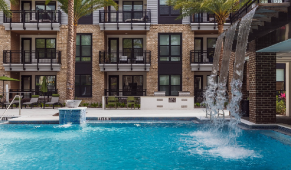 MAKE A SPLASH - Move-in Today!
